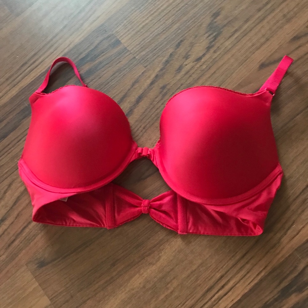 Victoria’s Secret Sexy Tee Push Up Bra